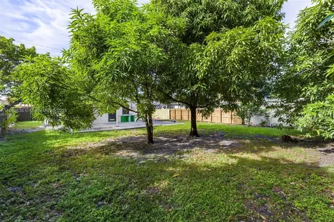 Exterior - 783 E 17th St, Hialeah, FL 33010 photo 7 of 9