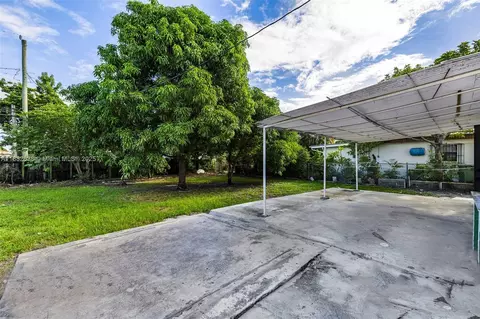 Exterior - 783 E 17th St, Hialeah, FL 33010 photo 5 of 9