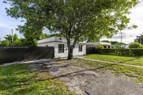 Exterior - 783 E 17th St, Hialeah, FL 33010 photo 2 of 9