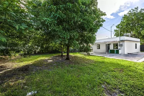 Exterior - 783 E 17th St, Hialeah, FL 33010 photo 6 of 9