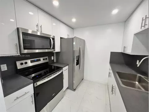 200 SW 132nd Way #203L, Pembroke Pines, FL 33027