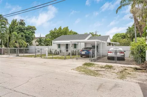 4590 E 9th Ct, Hialeah, FL 33013