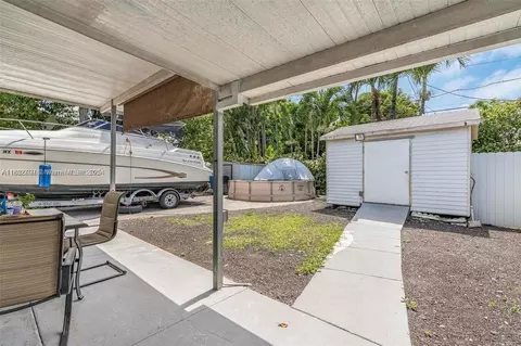 Exterior - 4590 E 9th Ct, Hialeah, FL 33013 photo 1 of 5