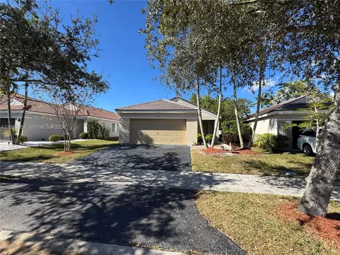 1316 Majesty Ter, Weston, FL 33327