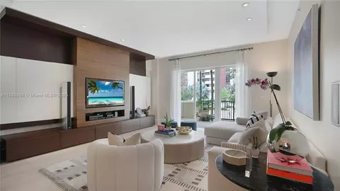 642 Valencia Ave #207, Coral Gables, FL 33134