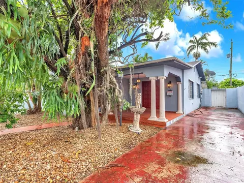3680 NW 16th St, Miami, FL 33125