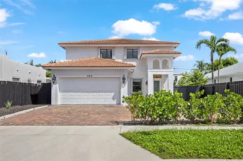 529 El Prado, West Palm Beach, FL 33405