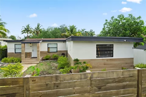 621 Glenn Pkwy, Hollywood, FL 33021