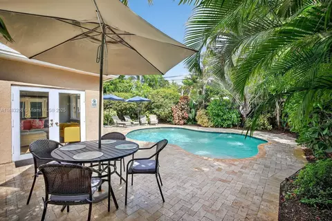 301 NE 48th St, Oakland Park, FL 33334