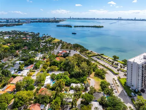 860 NE 70th St, Miami, FL 33138 photo 4