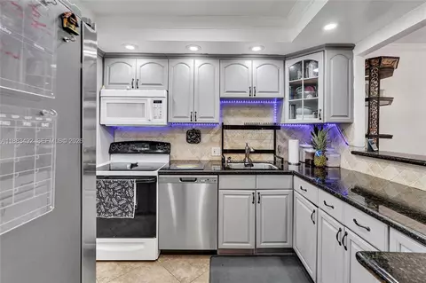 3150 N Palm Aire Dr #501, Pompano Beach, FL 33069