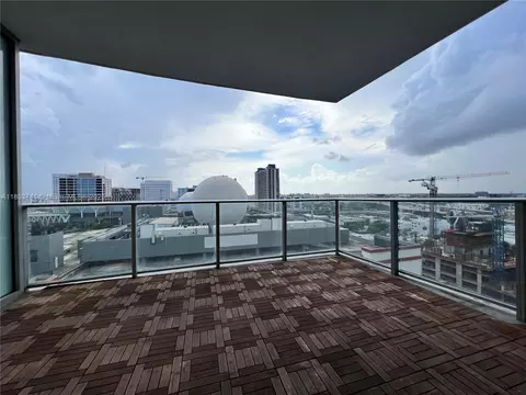 851 NE 1st Ave #1208, Miami, FL 33132