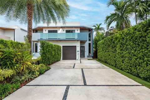 8857 SW 28th St, Miami, FL 33165