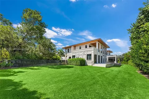 Exterior - 13120 Old Cutler Rd, Pinecrest, FL 33156 photo 5 of 8