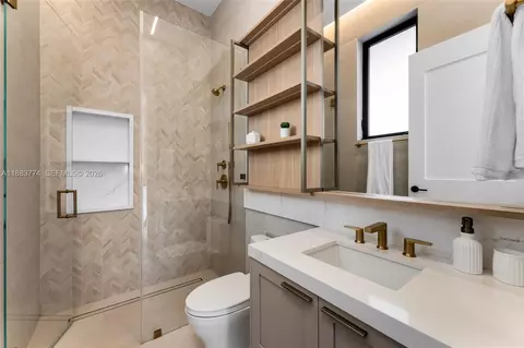 Bath - 13120 Old Cutler Rd, Pinecrest, FL 33156 photo 6 of 8