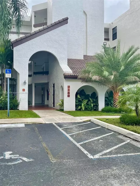 9140 SW 123rd Ct #201, Miami, FL 33186
