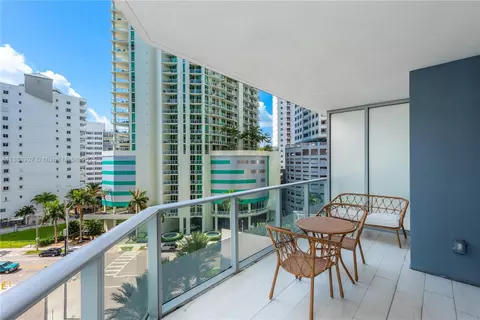 Exterior - 1300 Brickell Bay Dr #708, Miami, FL 33131 photo 2 of 5
