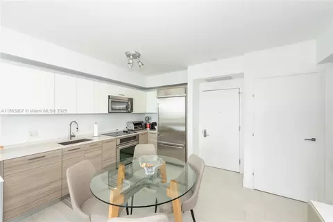 Kitchen - 1300 Brickell Bay Dr #708, Miami, FL 33131 photo 1 of 2