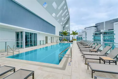 Exterior - 1300 Brickell Bay Dr #708, Miami, FL 33131 photo 3 of 5