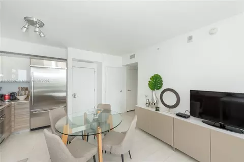 Dining - 1300 Brickell Bay Dr #708, Miami, FL 33131 photo 1 of 1