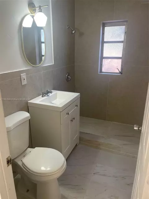 Bath - 971 E 18th St, Hialeah, FL 33013 photo 3 of 3