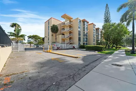 200 172nd St #108, Sunny Isles Beach, FL 33160