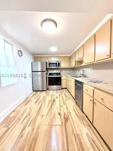 1201 NE 191st St #G304, Miami, FL 33179