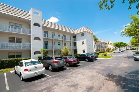 8300 Sunrise Lakes Blvd #206, Sunrise, FL 33322