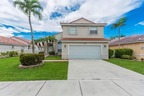 1036 NW 187th Ave, Pembroke Pines, FL 33029