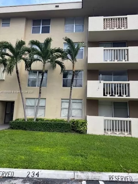 1800 Sans Souci Blvd #143, North Miami, FL 33181