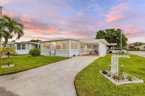 5720 Lakeshore Dr, Fort Lauderdale, FL 33312