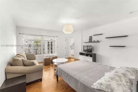 1241 14th St #9, Miami Beach, FL 33139
