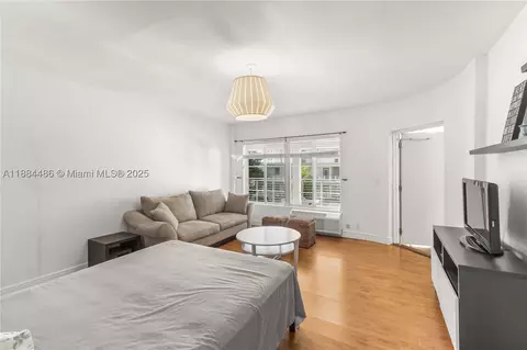 1241 14th St #9, Miami Beach, FL 33139