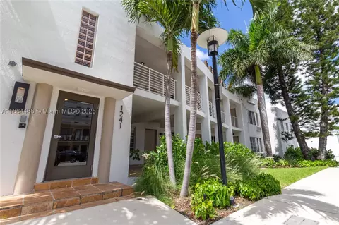 1241 14th St #9, Miami Beach, FL 33139