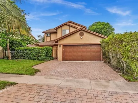 9900 SW 12 St, Pembroke Pines, FL 33025