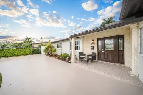 17931 NW 85th Ave, Hialeah, FL 33015 photo 2