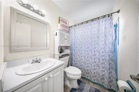 17931 NW 85th Ave, Hialeah, FL 33015 photo 31