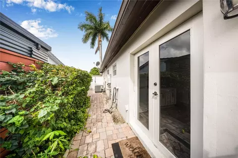 17931 NW 85th Ave, Hialeah, FL 33015 photo 32
