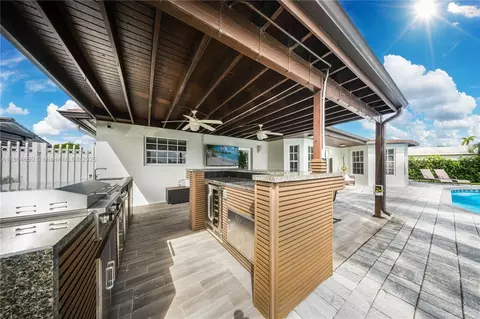 17931 NW 85th Ave, Hialeah, FL 33015 photo 35