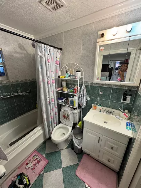 Bath - 825 E 9th Ln, Hialeah, FL 33010 photo 1 of 1