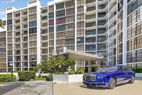 600 Parkview Dr #1020, Hallandale Beach, FL 33009