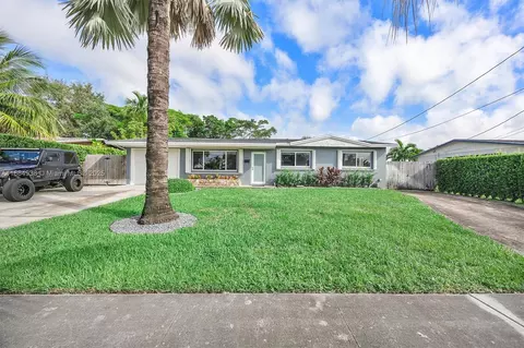10521 SW 49th St, Miami, FL 33165