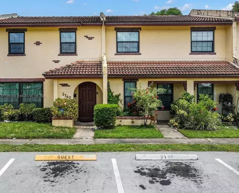 2740 NW 47th Ln #2704, Lauderdale Lakes, FL 33313