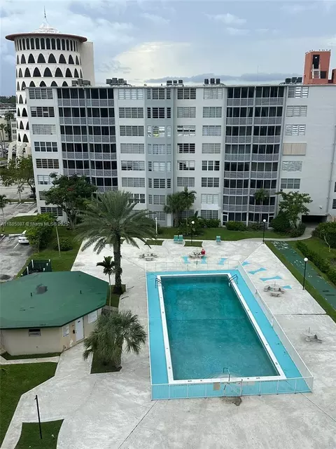 1780 NE 191st St #803-2, Miami, FL 33179