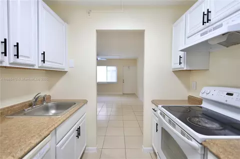 10016 Twin Lakes Dr #36-C, Coral Springs, FL 33071