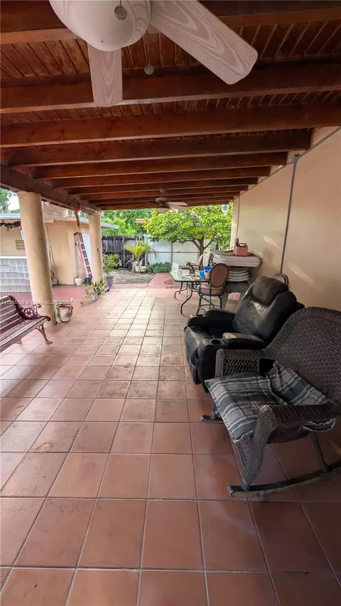 Exterior - 900 W 50th Pl, Hialeah, FL 33012 photo 2 of 7