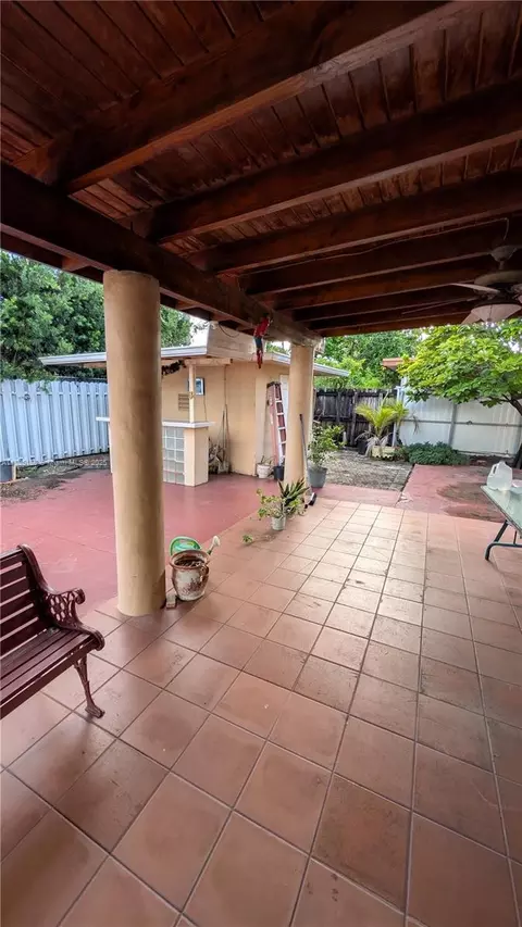 Exterior - 900 W 50th Pl, Hialeah, FL 33012 photo 5 of 7