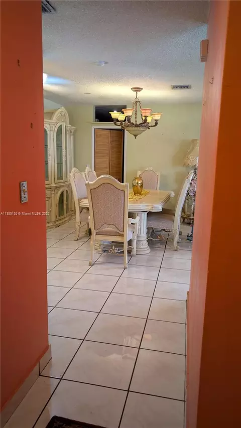 Entry Way - 900 W 50th Pl, Hialeah, FL 33012 photo 2 of 2