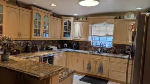 Other - 900 W 50th Pl, Hialeah, FL 33012 photo 2 of 16