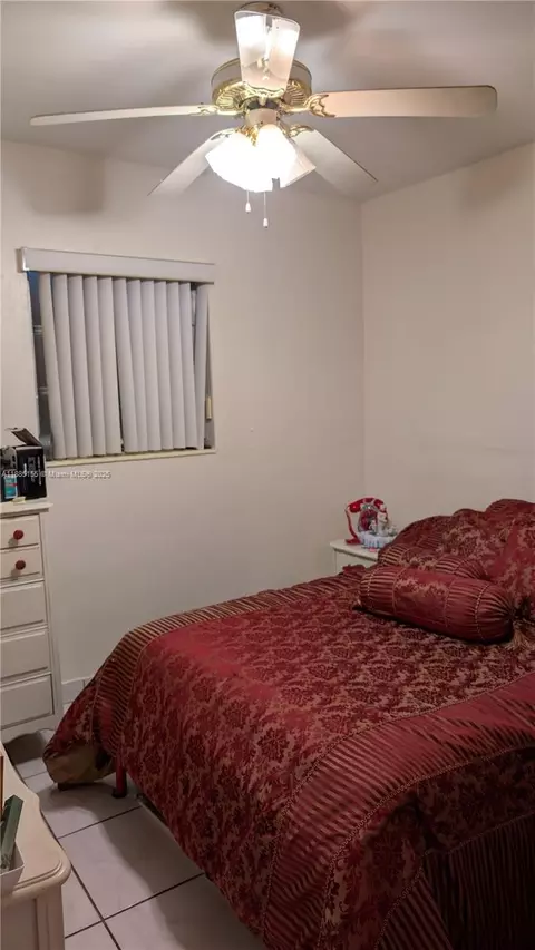Bedroom - 900 W 50th Pl, Hialeah, FL 33012 photo 1 of 3